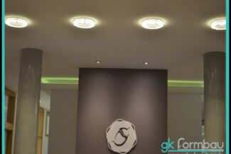 Lichtvoute RGB Zahnarzt Praxis Zug & Skrubel