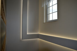 Lichtvoute Zoe indirektes Licht Treppenhaus Wand