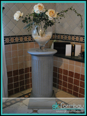 Antik Säule im Steinlook