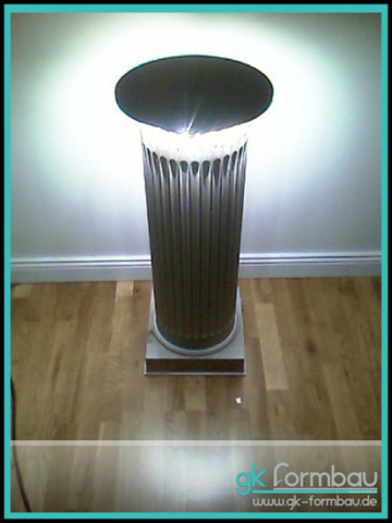 Beleuchtete Antik Säule