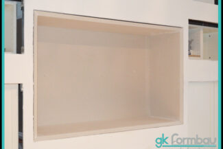 Einbaukasten mit abgeschrägter Kante für TV in Trockenbauwand