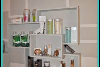 Kosmetikstudio Feinschliff Nauen GKB Regal aus Rohrprofil gefertigt