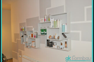 Kosmetikstudio Feinschliff Nauen GKB Regal aus Rohrprofil gefertigt