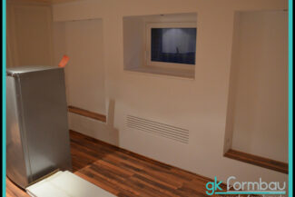 Wandverkleidung mit Lüftungsschlitzen im Gipskarton